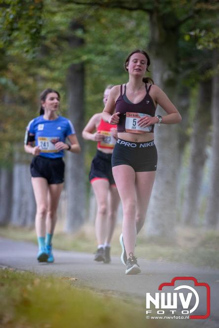Run Oldebroek 2025 trekt opnieuw veel deelnemers die rennen voor het werk van GlobalRize. - © NWVFoto.nl
