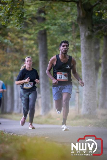 Run Oldebroek 2025 trekt opnieuw veel deelnemers die rennen voor het werk van GlobalRize. - © NWVFoto.nl