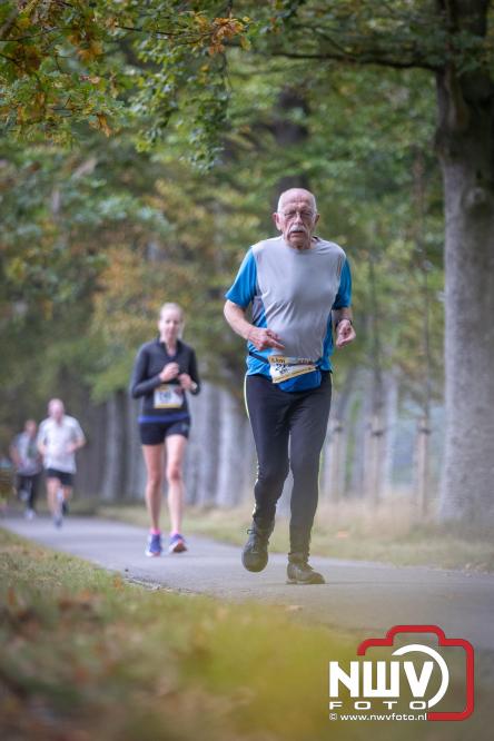 Run Oldebroek 2025 trekt opnieuw veel deelnemers die rennen voor het werk van GlobalRize. - © NWVFoto.nl
