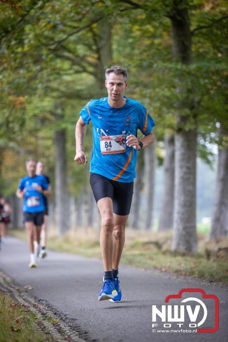 Run Oldebroek 2025 trekt opnieuw veel deelnemers die rennen voor het werk van GlobalRize. - © NWVFoto.nl