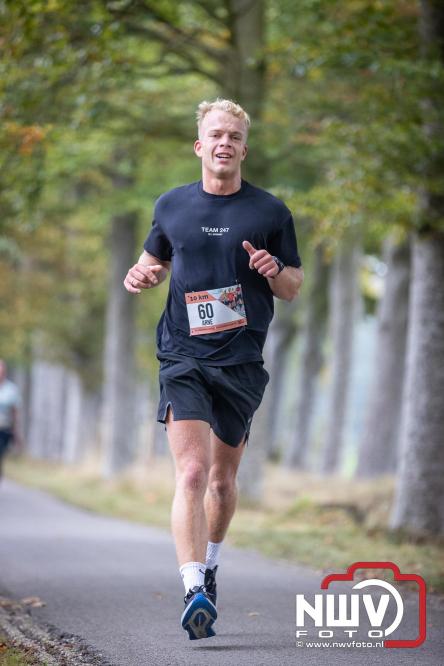 Run Oldebroek 2025 trekt opnieuw veel deelnemers die rennen voor het werk van GlobalRize. - © NWVFoto.nl