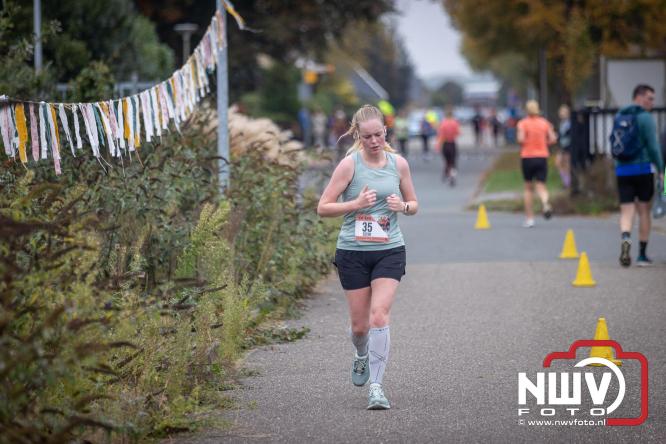 Run Oldebroek 2025 trekt opnieuw veel deelnemers die rennen voor het werk van GlobalRize. - © NWVFoto.nl