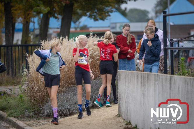 Run Oldebroek 2025 trekt opnieuw veel deelnemers die rennen voor het werk van GlobalRize. - © NWVFoto.nl