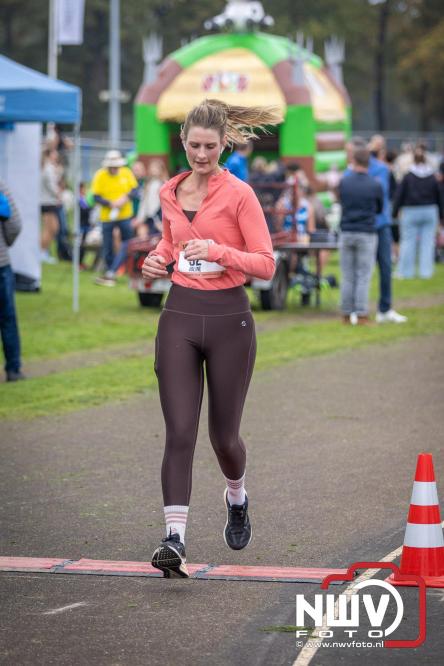 Run Oldebroek 2025 trekt opnieuw veel deelnemers die rennen voor het werk van GlobalRize. - © NWVFoto.nl