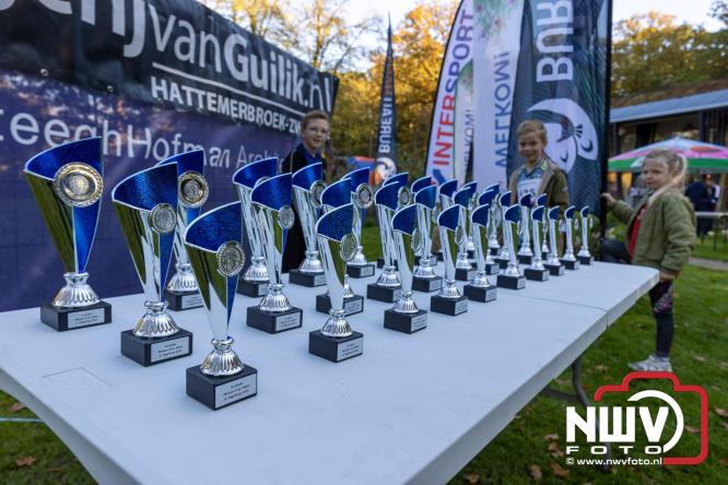 A.Vogelloop door de bossen op 't Harde  levert 17.000 euro op voor het Mooi Leven Huis in Zwolle. - © NWVFoto.nl