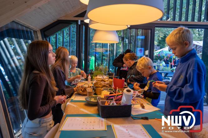 A.Vogelloop door de bossen op 't Harde  levert 17.000 euro op voor het Mooi Leven Huis in Zwolle. - © NWVFoto.nl