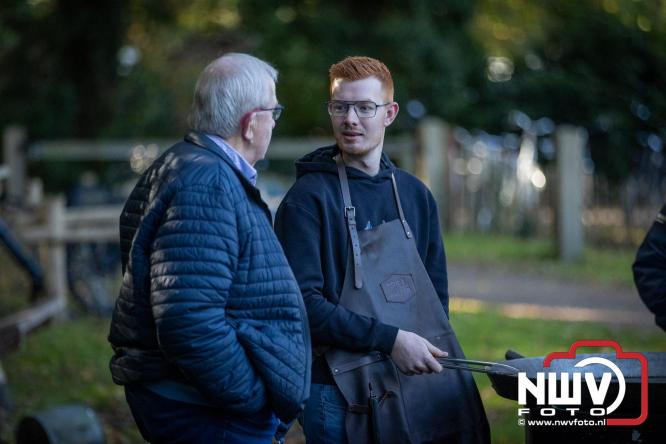 A.Vogelloop door de bossen op 't Harde  levert 17.000 euro op voor het Mooi Leven Huis in Zwolle. - © NWVFoto.nl