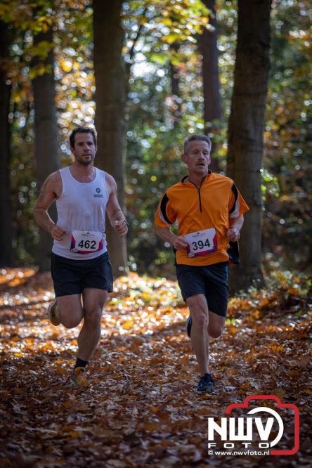 A.Vogelloop door de bossen op 't Harde  levert 17.000 euro op voor het Mooi Leven Huis in Zwolle. - © NWVFoto.nl