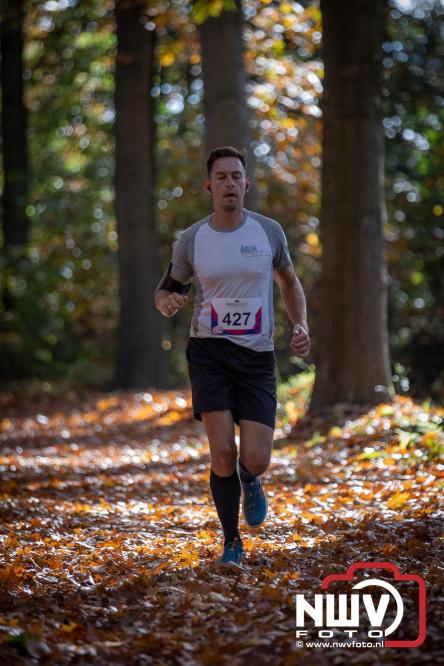 A.Vogelloop door de bossen op 't Harde  levert 17.000 euro op voor het Mooi Leven Huis in Zwolle. - © NWVFoto.nl