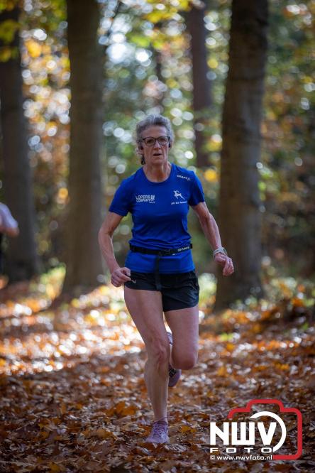 A.Vogelloop door de bossen op 't Harde  levert 17.000 euro op voor het Mooi Leven Huis in Zwolle. - © NWVFoto.nl