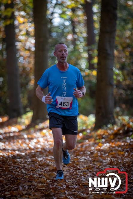 A.Vogelloop door de bossen op 't Harde  levert 17.000 euro op voor het Mooi Leven Huis in Zwolle. - © NWVFoto.nl