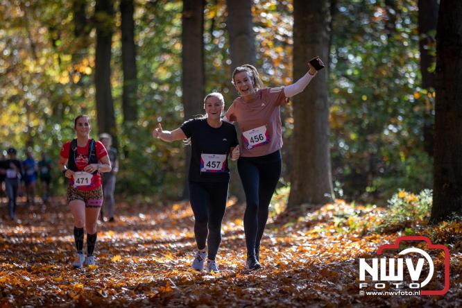 A.Vogelloop door de bossen op 't Harde  levert 17.000 euro op voor het Mooi Leven Huis in Zwolle. - © NWVFoto.nl