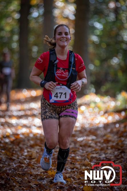 A.Vogelloop door de bossen op 't Harde  levert 17.000 euro op voor het Mooi Leven Huis in Zwolle. - © NWVFoto.nl