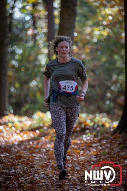 A.Vogelloop door de bossen op 't Harde  levert 17.000 euro op voor het Mooi Leven Huis in Zwolle. - © NWVFoto.nl