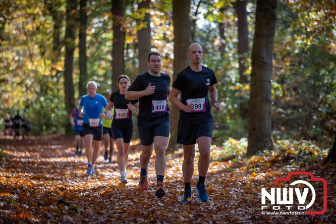 A.Vogelloop door de bossen op 't Harde  levert 17.000 euro op voor het Mooi Leven Huis in Zwolle. - © NWVFoto.nl