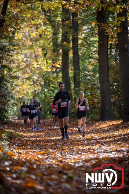 A.Vogelloop door de bossen op 't Harde  levert 17.000 euro op voor het Mooi Leven Huis in Zwolle. - © NWVFoto.nl