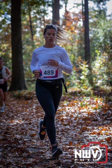 A.Vogelloop door de bossen op 't Harde  levert 17.000 euro op voor het Mooi Leven Huis in Zwolle. - © NWVFoto.nl