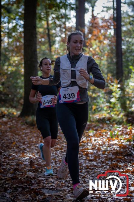 A.Vogelloop door de bossen op 't Harde  levert 17.000 euro op voor het Mooi Leven Huis in Zwolle. - © NWVFoto.nl