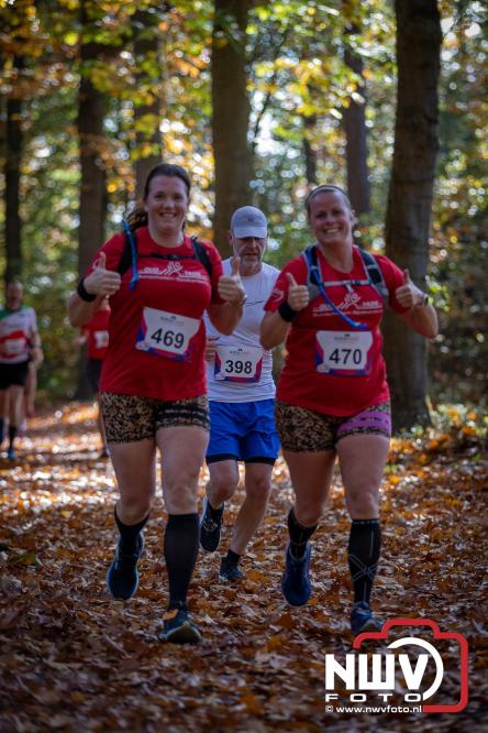 A.Vogelloop door de bossen op 't Harde  levert 17.000 euro op voor het Mooi Leven Huis in Zwolle. - © NWVFoto.nl
