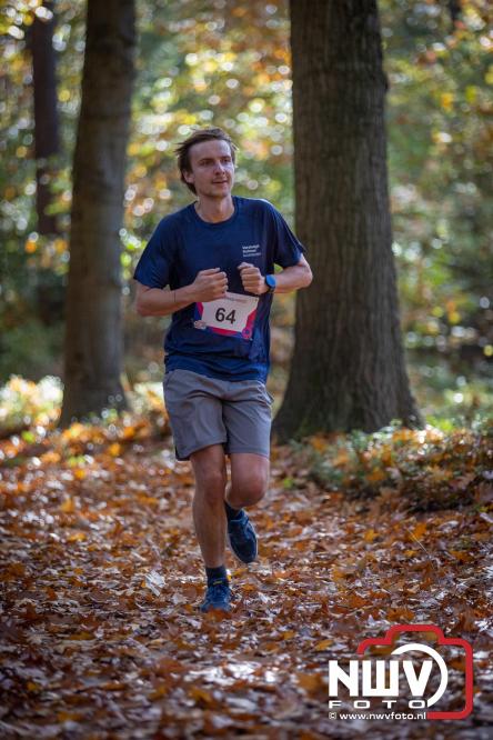 A.Vogelloop door de bossen op 't Harde  levert 17.000 euro op voor het Mooi Leven Huis in Zwolle. - © NWVFoto.nl