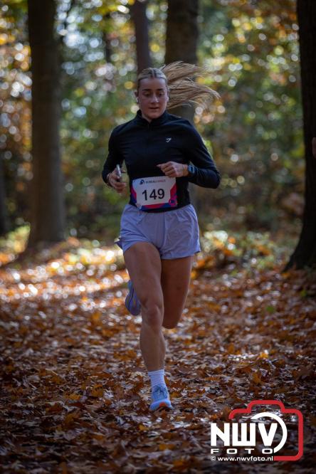 A.Vogelloop door de bossen op 't Harde  levert 17.000 euro op voor het Mooi Leven Huis in Zwolle. - © NWVFoto.nl