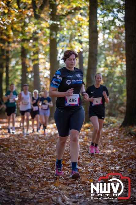 A.Vogelloop door de bossen op 't Harde  levert 17.000 euro op voor het Mooi Leven Huis in Zwolle. - © NWVFoto.nl