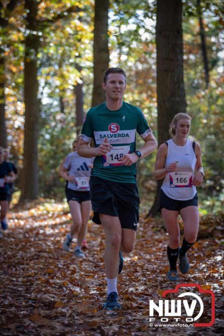 A.Vogelloop door de bossen op 't Harde  levert 17.000 euro op voor het Mooi Leven Huis in Zwolle. - © NWVFoto.nl