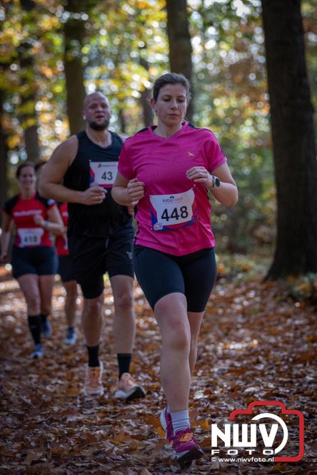 A.Vogelloop door de bossen op 't Harde  levert 17.000 euro op voor het Mooi Leven Huis in Zwolle. - © NWVFoto.nl