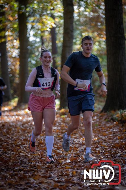 A.Vogelloop door de bossen op 't Harde  levert 17.000 euro op voor het Mooi Leven Huis in Zwolle. - © NWVFoto.nl
