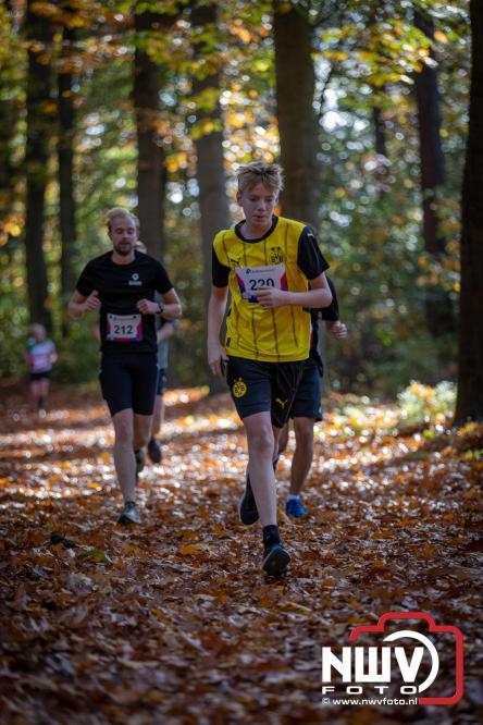 A.Vogelloop door de bossen op 't Harde  levert 17.000 euro op voor het Mooi Leven Huis in Zwolle. - © NWVFoto.nl