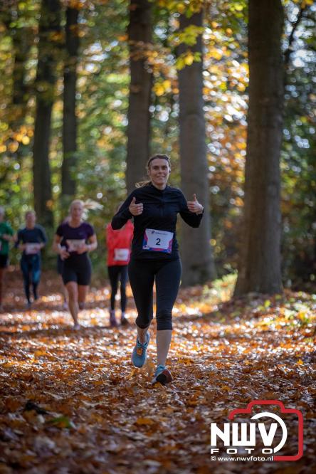 A.Vogelloop door de bossen op 't Harde  levert 17.000 euro op voor het Mooi Leven Huis in Zwolle. - © NWVFoto.nl