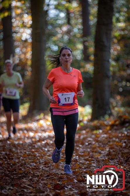 A.Vogelloop door de bossen op 't Harde  levert 17.000 euro op voor het Mooi Leven Huis in Zwolle. - © NWVFoto.nl