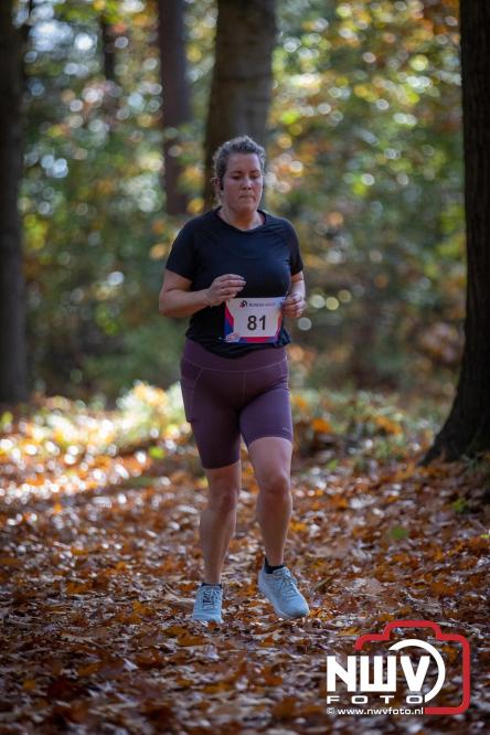 A.Vogelloop door de bossen op 't Harde  levert 17.000 euro op voor het Mooi Leven Huis in Zwolle. - © NWVFoto.nl
