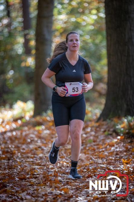 A.Vogelloop door de bossen op 't Harde  levert 17.000 euro op voor het Mooi Leven Huis in Zwolle. - © NWVFoto.nl