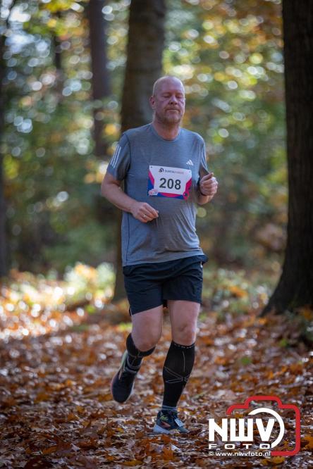 A.Vogelloop door de bossen op 't Harde  levert 17.000 euro op voor het Mooi Leven Huis in Zwolle. - © NWVFoto.nl