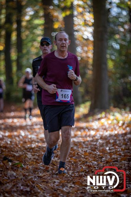 A.Vogelloop door de bossen op 't Harde  levert 17.000 euro op voor het Mooi Leven Huis in Zwolle. - © NWVFoto.nl