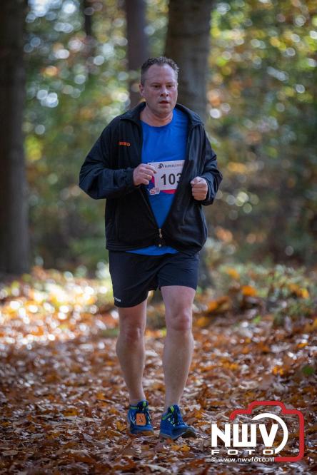 A.Vogelloop door de bossen op 't Harde  levert 17.000 euro op voor het Mooi Leven Huis in Zwolle. - © NWVFoto.nl
