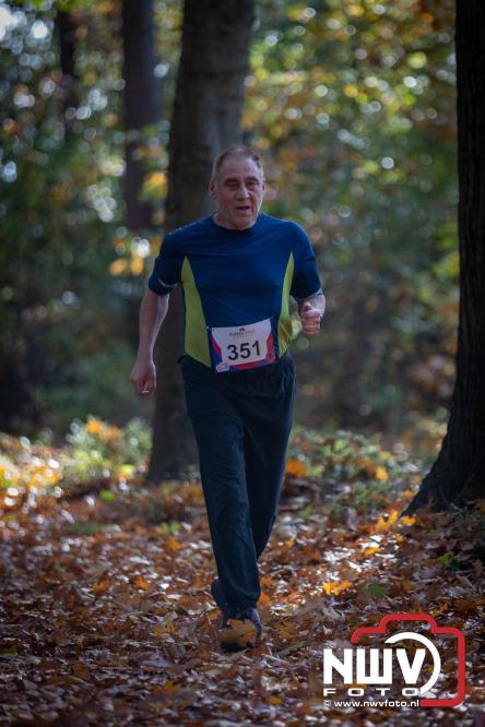 A.Vogelloop door de bossen op 't Harde  levert 17.000 euro op voor het Mooi Leven Huis in Zwolle. - © NWVFoto.nl