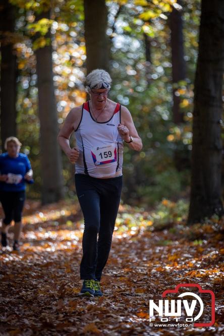 A.Vogelloop door de bossen op 't Harde  levert 17.000 euro op voor het Mooi Leven Huis in Zwolle. - © NWVFoto.nl