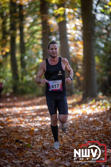 A.Vogelloop door de bossen op 't Harde  levert 17.000 euro op voor het Mooi Leven Huis in Zwolle. - © NWVFoto.nl