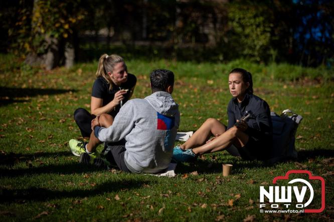 A.Vogelloop door de bossen op 't Harde  levert 17.000 euro op voor het Mooi Leven Huis in Zwolle. - © NWVFoto.nl