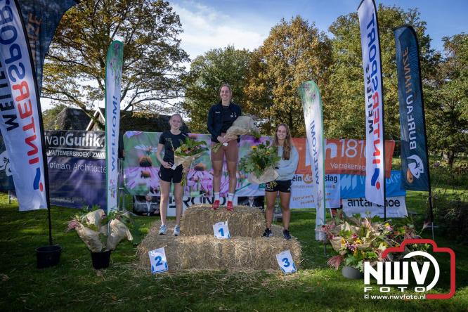 A.Vogelloop door de bossen op 't Harde  levert 17.000 euro op voor het Mooi Leven Huis in Zwolle. - © NWVFoto.nl