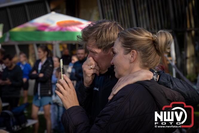 A.Vogelloop door de bossen op 't Harde  levert 17.000 euro op voor het Mooi Leven Huis in Zwolle. - © NWVFoto.nl