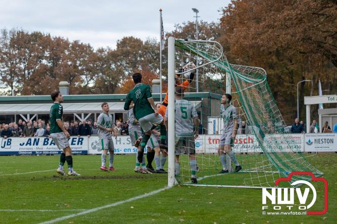 De wedstrijd sv 't Harde tegen de Oldebroeker buurman Owios werd op eigen veld gewonnen door 't Harde met 1-0 - &copy; NWVFoto.nl