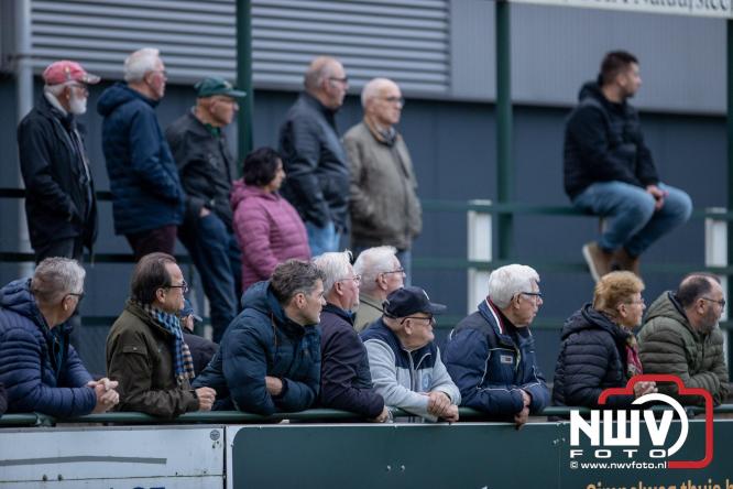 De wedstrijd sv 't Harde tegen de Oldebroeker buurman Owios werd op eigen veld gewonnen door 't Harde met 1-0 - &copy; NWVFoto.nl