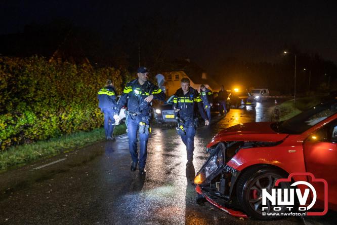 Aanrijding op Gerichtenweg in Elburg: weg tijdelijk afgesloten bestuurder onderzocht in ambulance. - © NWVFoto.nl
