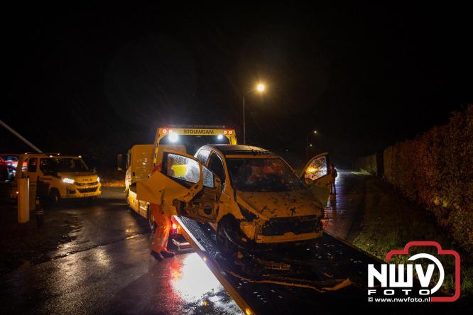 Aanrijding op Gerichtenweg in Elburg: weg tijdelijk afgesloten bestuurder onderzocht in ambulance. - © NWVFoto.nl
