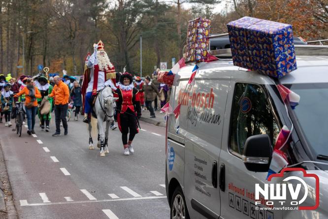 Sinterklaas feestelijk onthaald op ’t Harde, en viert feestje op Centrumplein. - © NWVFoto.nl