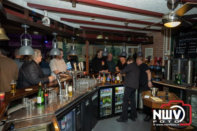 Fanclubavond in de Bouwakker Hattemerbroek ter gelegenheid van 30 jaar Het IJssel Duo. - © NWVFoto.nl