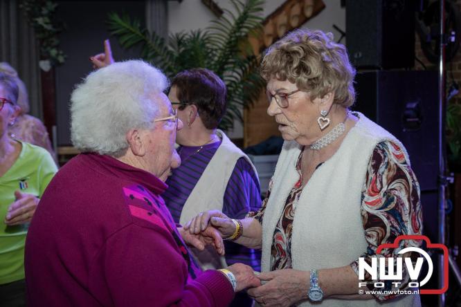 Fanclubavond in de Bouwakker Hattemerbroek ter gelegenheid van 30 jaar Het IJssel Duo. - © NWVFoto.nl